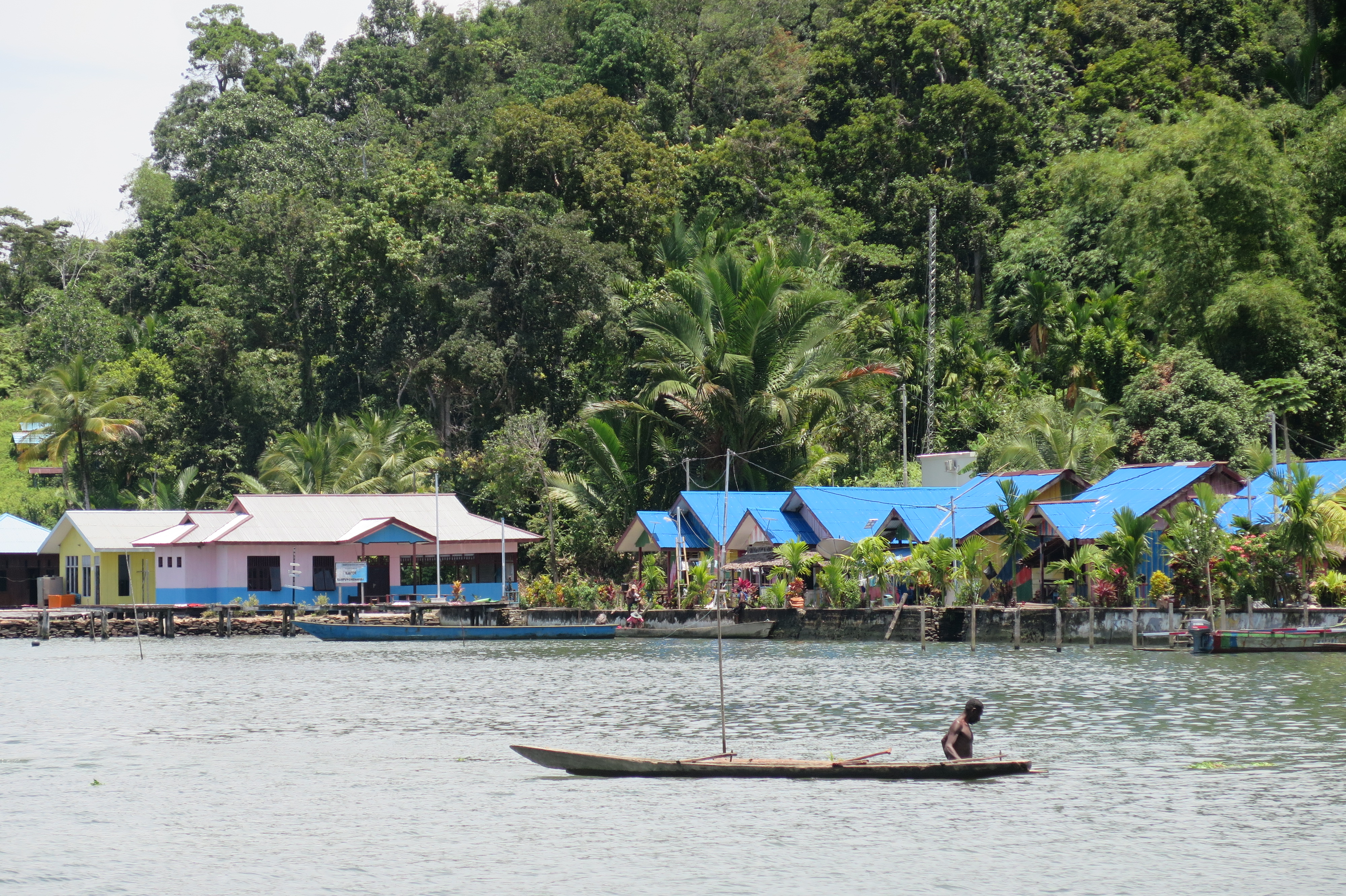 Kawasan Sasi Kampung Menarbu Distrik Roon Kabupaten Teluk Wondama Papua Barat